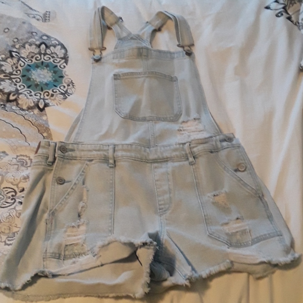 Overall shorts
